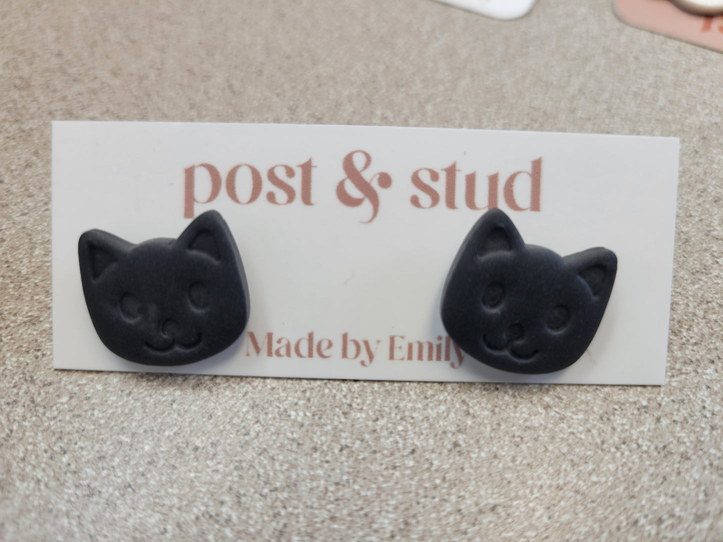 Boucles d'oreilles tiges et clous